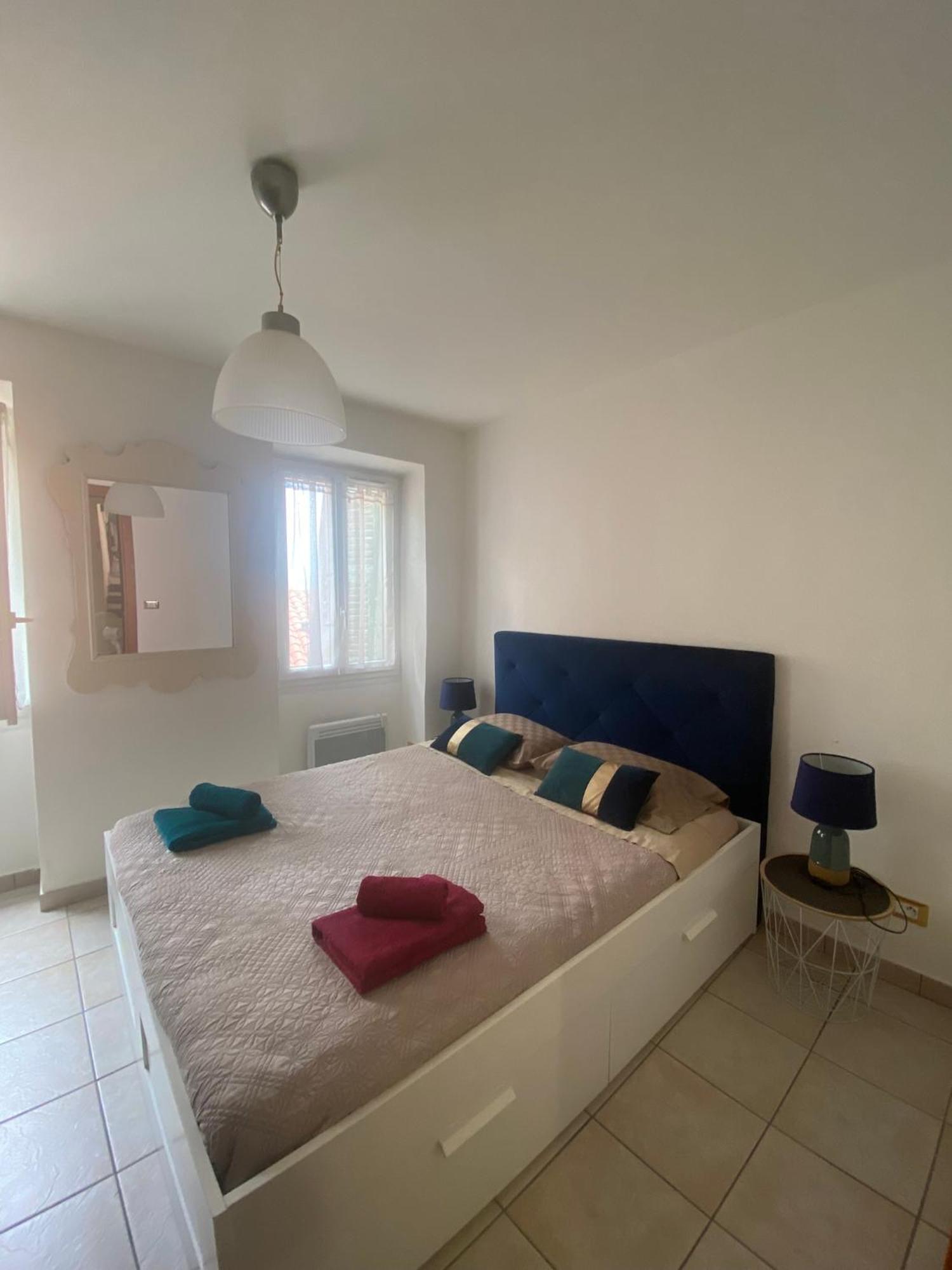 Joli Appart 29M2 En Vieille Ville Menton 2 Mins De La Mer المظهر الخارجي الصورة