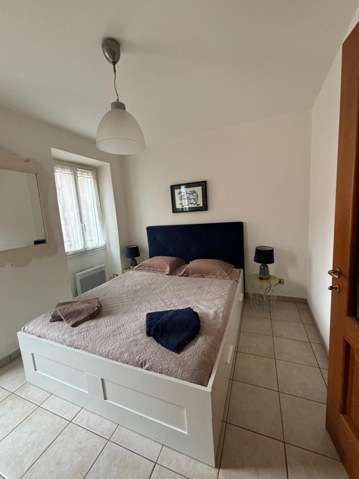 Joli Appart 29M2 En Vieille Ville Menton 2 Mins De La Mer المظهر الخارجي الصورة